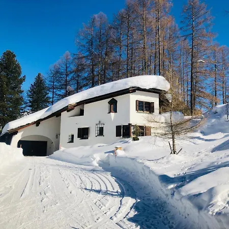 The Davos, Chesa Surlej Σαλέ Νταβός